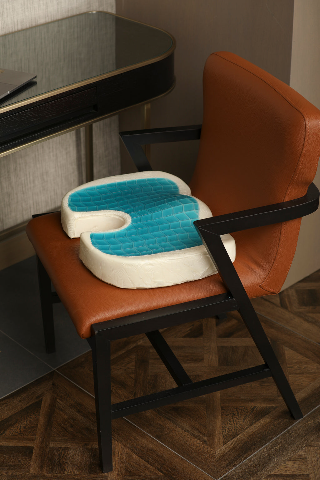 Jelli Serinletici Coccyx Oturma Yastığı Kuyruk Sokumu İçin Destekleyici 44 x 36 cm